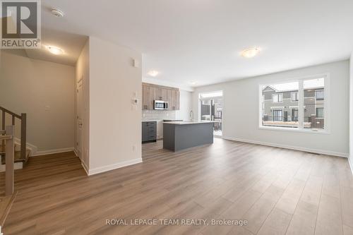 808 Glissade Grove, Ottawa, ON - Indoor