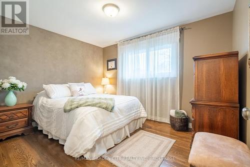 9 Royal Oak Drive, St. Catharines (439 - Martindale Pond), ON - Indoor Photo Showing Bedroom