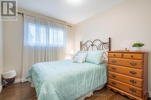 9 Royal Oak Drive, St. Catharines (439 - Martindale Pond), ON - Indoor Photo Showing Bedroom