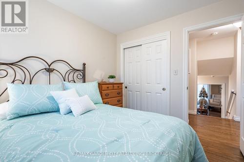 9 Royal Oak Drive, St. Catharines (439 - Martindale Pond), ON - Indoor Photo Showing Bedroom