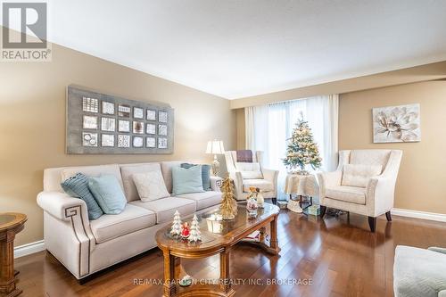 9 Royal Oak Drive, St. Catharines (439 - Martindale Pond), ON - Indoor Photo Showing Living Room