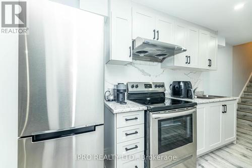 7 Dalbeattie Drive, Brampton, ON - Indoor Photo Showing Kitchen