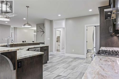 140 Sandpiper Drive, Sarnia, ON - Indoor Photo Showing Kitchen