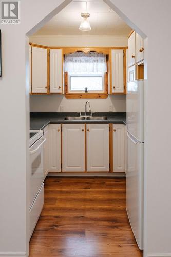 7 Dyke'S Lane, Musgrave Harbour, NL - Indoor Photo Showing Kitchen With Double Sink