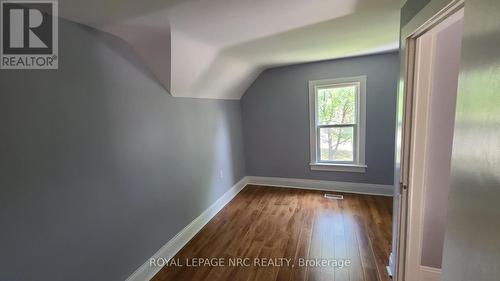 33 Canboro Road, Pelham (662 - Fonthill), ON - Indoor Photo Showing Other Room