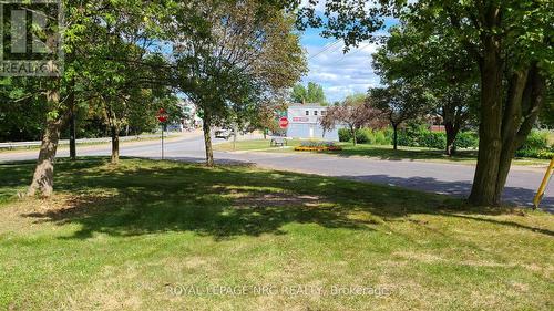 33 Canboro Road, Pelham (662 - Fonthill), ON - Outdoor With View