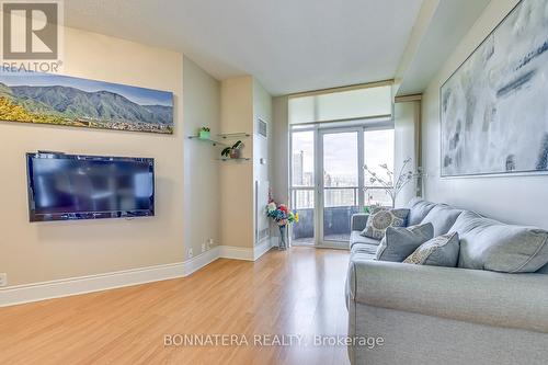 2428 - 80 Harrison Garden Boulevard, Toronto, ON - Indoor Photo Showing Living Room