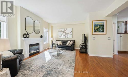 24 - 100 Elgin Mills Road, Richmond Hill, ON - Indoor Photo Showing Living Room With Fireplace