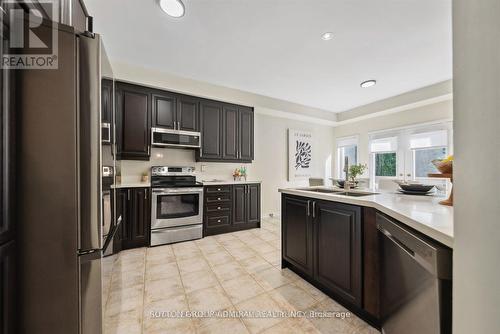 24 - 100 Elgin Mills Road, Richmond Hill, ON - Indoor Photo Showing Kitchen With Stainless Steel Kitchen