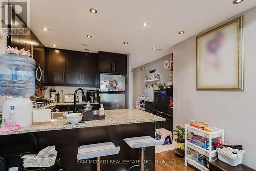 1003 - 50 Absolute Avenue, Mississauga, ON - Indoor Photo Showing Kitchen With Upgraded Kitchen