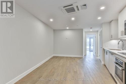 A106Upr - 2062 Lumen Drive, London, ON - Indoor Photo Showing Kitchen