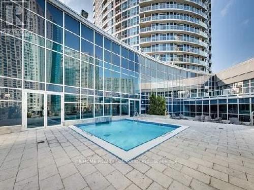 1409 - 218 Queens Quay W, Toronto, ON - Outdoor