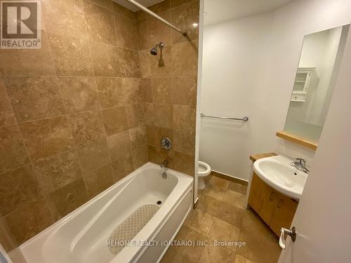 1409 - 218 Queens Quay W, Toronto, ON - Indoor Photo Showing Bathroom