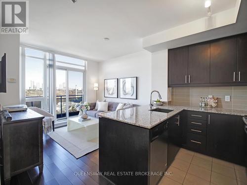 1010 - 2756 Old Leslie Street, Toronto, ON - Indoor Photo Showing Kitchen With Upgraded Kitchen