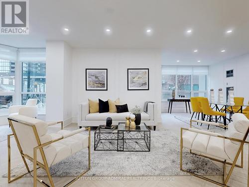 102 - 65 Spring Garden Avenue, Toronto, ON - Indoor Photo Showing Living Room