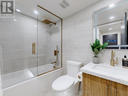 102 - 65 Spring Garden Avenue, Toronto, ON - Indoor Photo Showing Bathroom