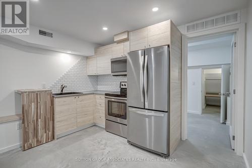 Lower - 489 Clinton Street, Toronto, ON - Indoor Photo Showing Kitchen