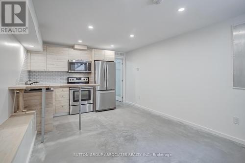 Lower - 489 Clinton Street, Toronto, ON - Indoor Photo Showing Kitchen