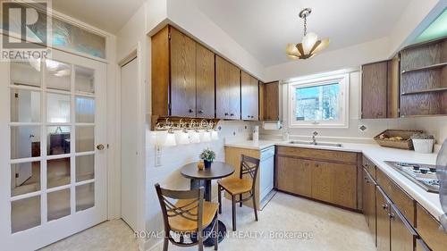 498 Rougemount Drive, Pickering, ON - Indoor Photo Showing Kitchen With Double Sink