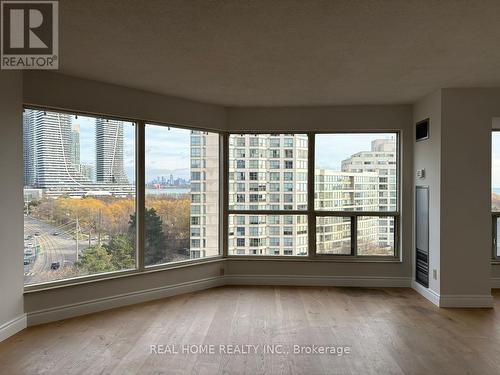 907 - 2269 Lake Shore Boulevard W, Toronto, ON - Indoor