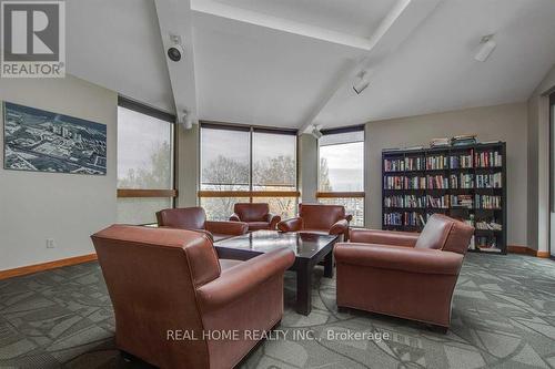 907 - 2269 Lake Shore Boulevard W, Toronto, ON - Indoor Photo Showing Living Room