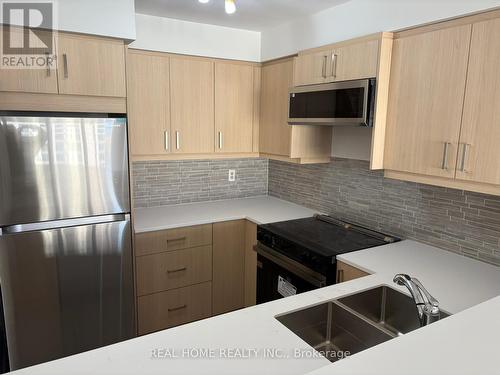 907 - 2269 Lake Shore Boulevard W, Toronto, ON - Indoor Photo Showing Kitchen With Upgraded Kitchen