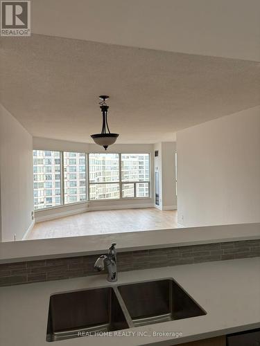 907 - 2269 Lake Shore Boulevard W, Toronto, ON - Indoor Photo Showing Kitchen With Double Sink