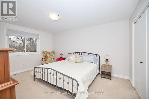 6493 Galaxy Drive, Niagara Falls (206 - Stamford), ON - Indoor Photo Showing Bedroom