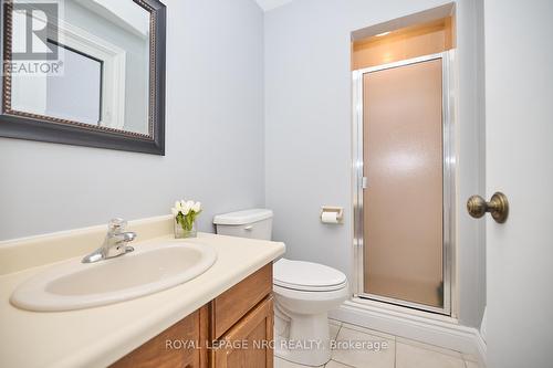 6493 Galaxy Drive, Niagara Falls (206 - Stamford), ON - Indoor Photo Showing Bathroom