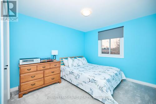 6493 Galaxy Drive, Niagara Falls (206 - Stamford), ON - Indoor Photo Showing Bedroom