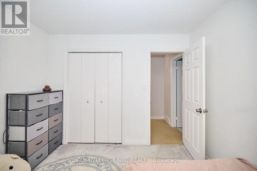 6493 Galaxy Drive, Niagara Falls (206 - Stamford), ON - Indoor Photo Showing Bedroom