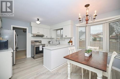 6493 Galaxy Drive, Niagara Falls (206 - Stamford), ON - Indoor Photo Showing Kitchen