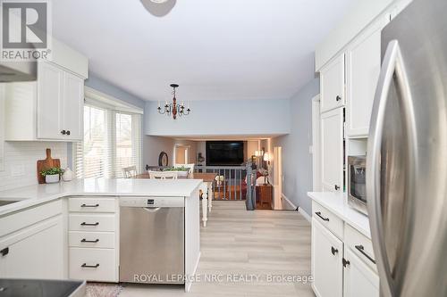 6493 Galaxy Drive, Niagara Falls (206 - Stamford), ON - Indoor Photo Showing Kitchen