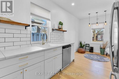 49 Elizabeth Street, St. Catharines (451 - Downtown), ON - Indoor Photo Showing Kitchen With Upgraded Kitchen