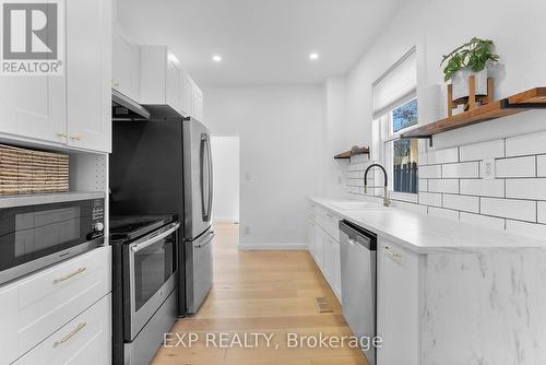 49 Elizabeth Street, St. Catharines (451 - Downtown), ON - Indoor Photo Showing Kitchen