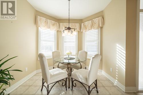 137 Long Stan, Whitchurch-Stouffville, ON - Indoor Photo Showing Dining Room