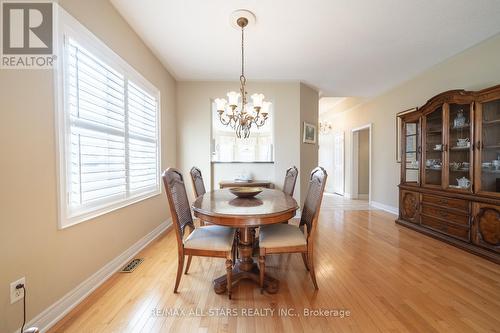 137 Long Stan, Whitchurch-Stouffville, ON - Indoor Photo Showing Dining Room