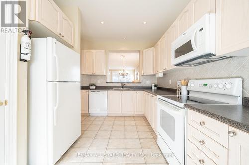 137 Long Stan, Whitchurch-Stouffville, ON - Indoor Photo Showing Kitchen