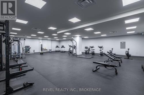 822 - 652 Princess Street, Kingston (Central City East), ON - Indoor Photo Showing Gym Room