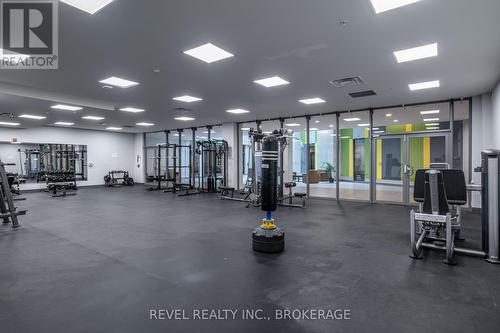 822 - 652 Princess Street, Kingston (Central City East), ON - Indoor Photo Showing Gym Room