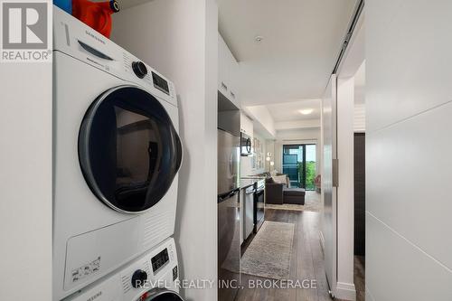 822 - 652 Princess Street, Kingston (Central City East), ON - Indoor Photo Showing Laundry Room