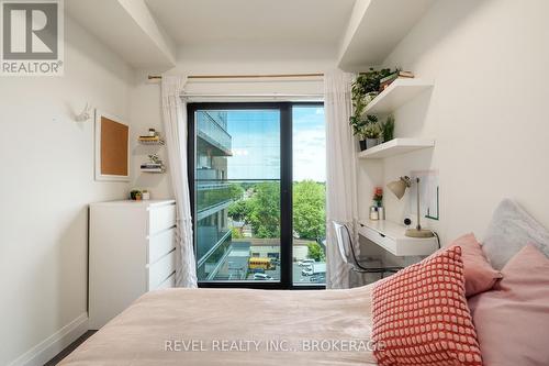 822 - 652 Princess Street, Kingston (Central City East), ON - Indoor Photo Showing Bedroom