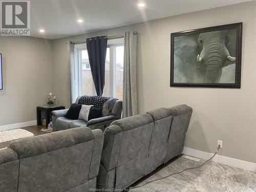 133 Churchill Park, Chatham, ON - Indoor Photo Showing Living Room