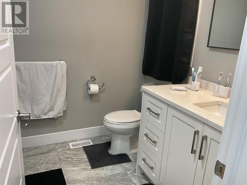 133 Churchill Park, Chatham, ON - Indoor Photo Showing Bathroom