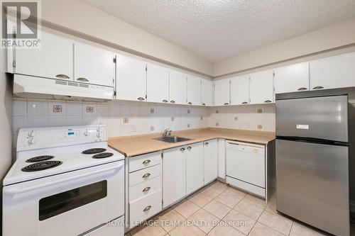 709 - 158B Mcarthur Avenue, Ottawa, ON - Indoor Photo Showing Kitchen