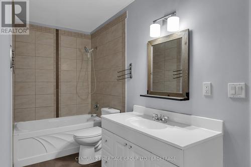 47 Trillium Court, Kingston (Rideau), ON - Indoor Photo Showing Bathroom