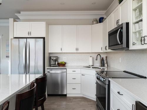 6B-1000 Sookepoint Pl, Sooke, BC - Indoor Photo Showing Kitchen With Upgraded Kitchen