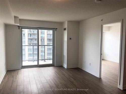 1707-1410 Dupont St, Toronto, ON - Indoor Photo Showing Other Room