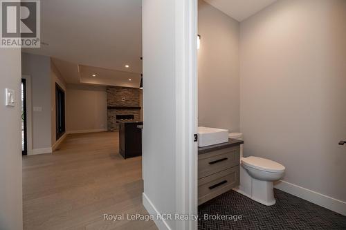 195 Boyd Lake Road, West Grey, ON - Indoor Photo Showing Bathroom