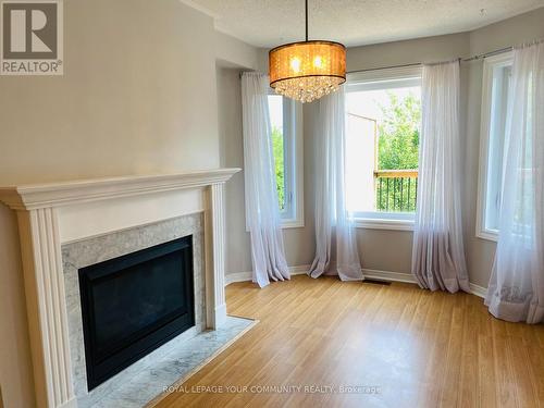 15 Fife Road, Aurora, ON - Indoor Photo Showing Living Room With Fireplace